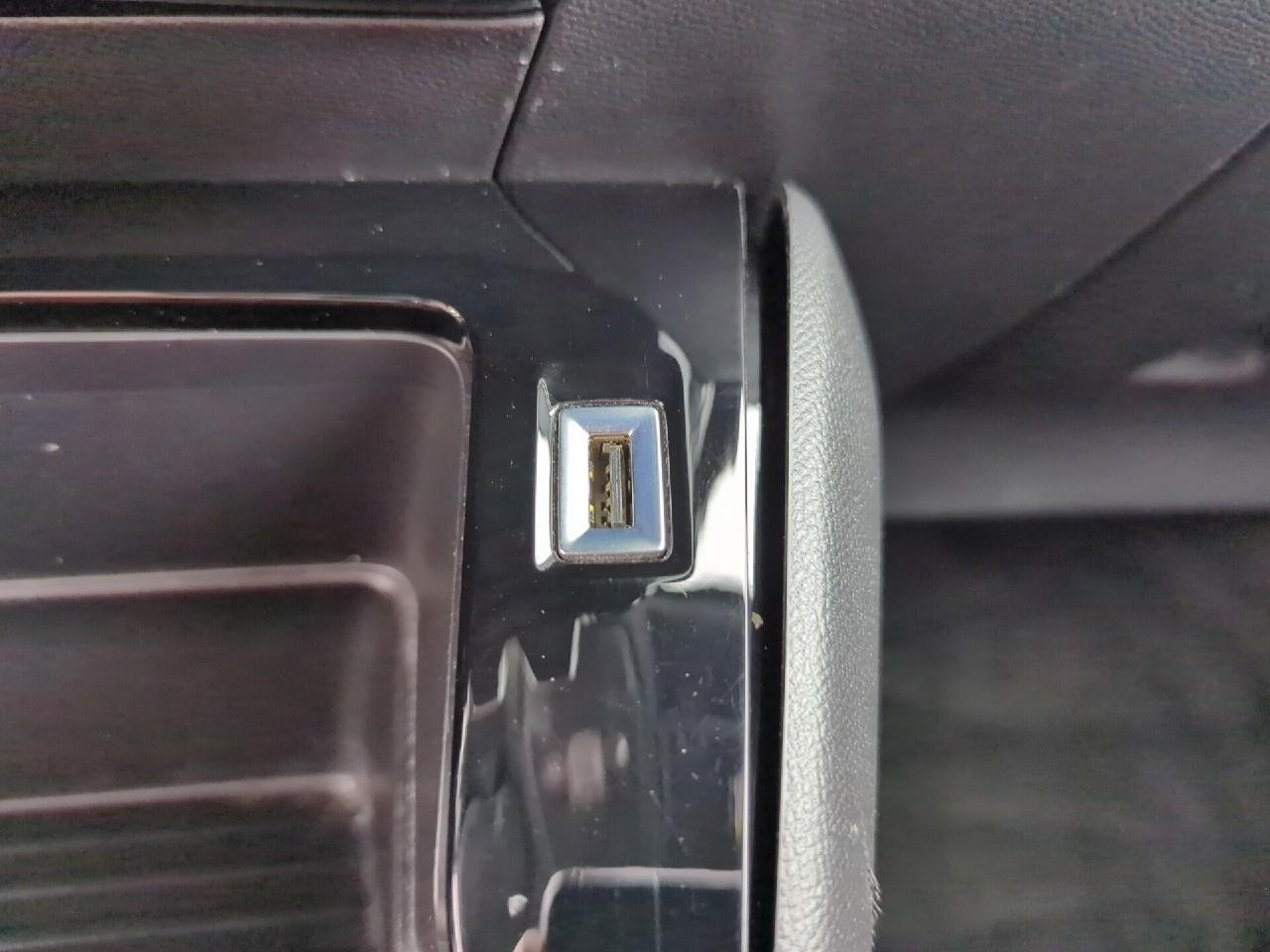 Peugeot 2008 puretech 100 s&s bvm6 active pack — photo 30