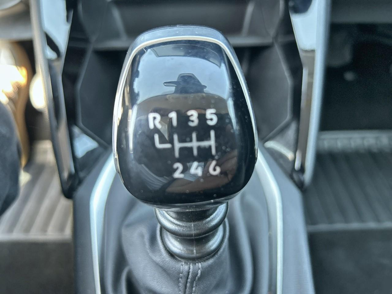 Peugeot 208 1.2 100ch s&s style — photo 16