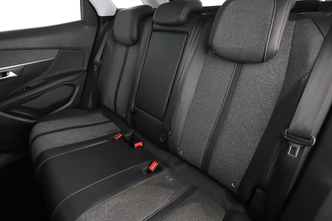 Peugeot 3008 1.6 THP Allure EAT6 — photo 13