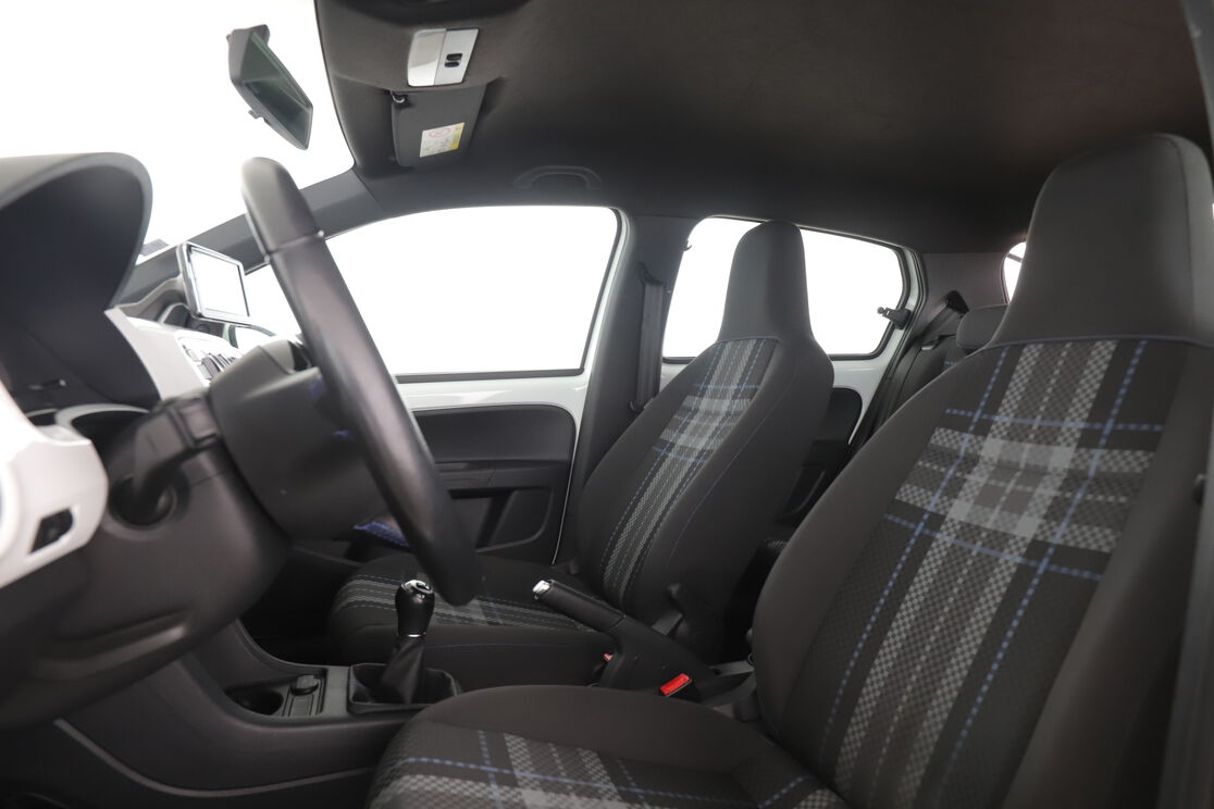 Volkswagen up! 1.0 Up! Club — photo 9