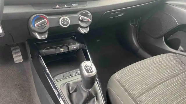 Kia Stonic 1.0 t-gdi 120 ch mhev ibvm6 — photo 19