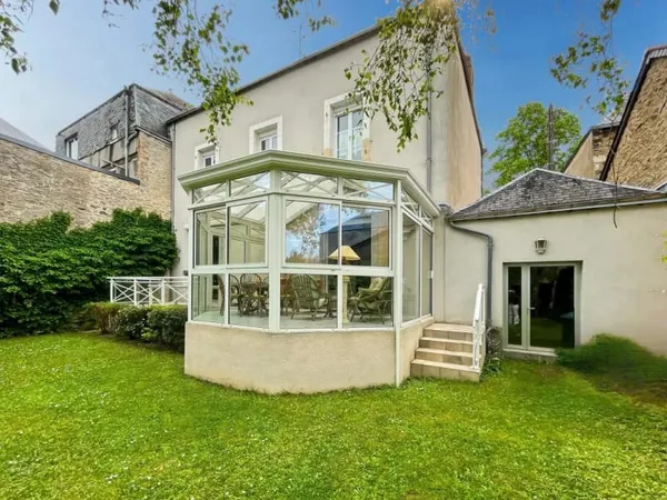 Maison 10 pièces 222 m²