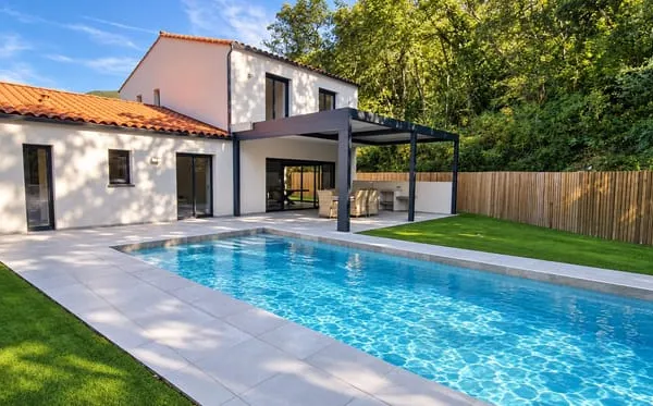 Pyrénées Orientales - Rare - Maison Neuve De Type F5 Avec Piscine