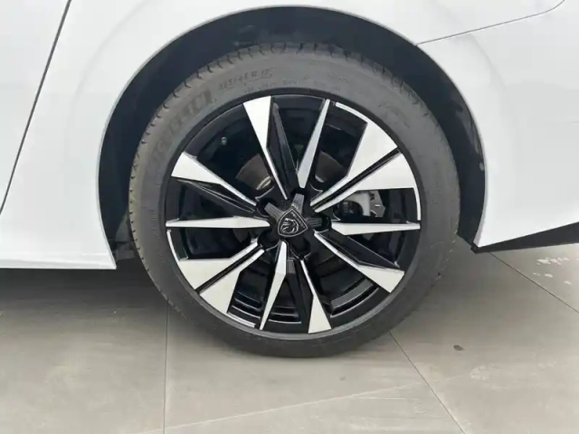 Peugeot 308 sw hybrid 145 e-dcs6 — photo 42