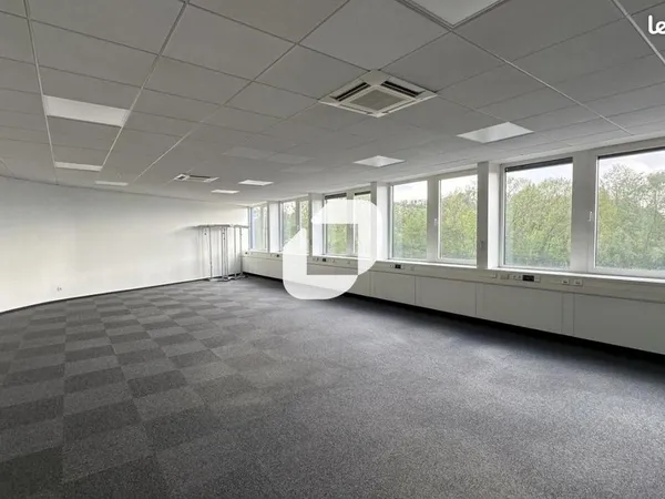 Bureau 848 m²