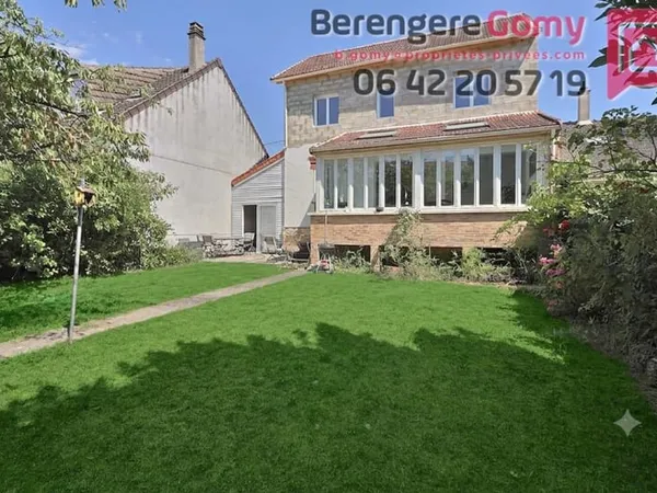 Maison familiale réhaussée & rénovée, séjour 44 m², 3 chambres, garage et sous-sol
