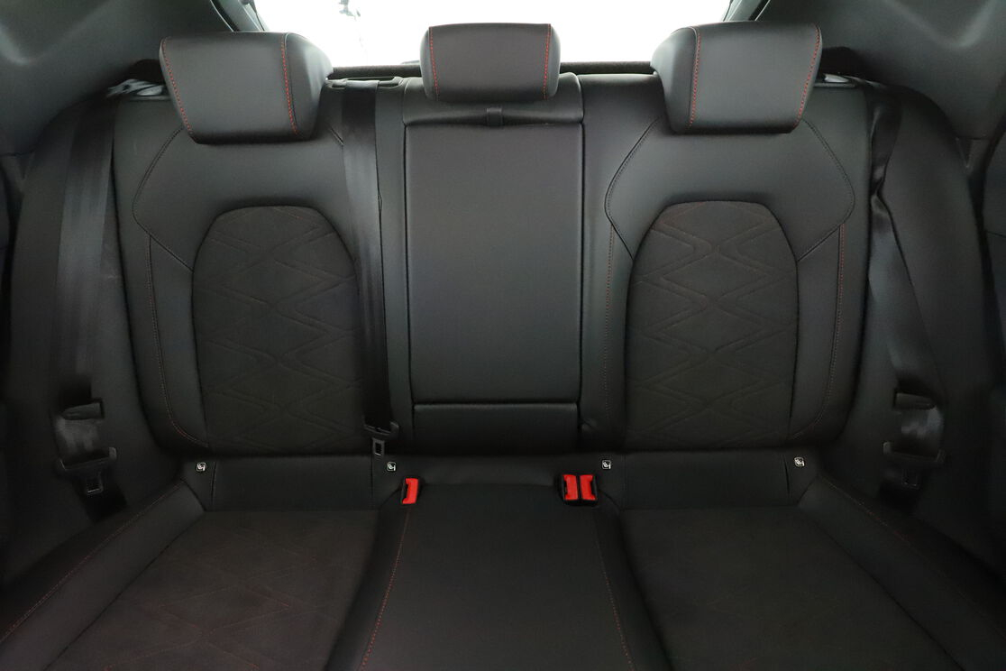 Seat Leon 1.5 eTSI FR DSG7 — photo 14