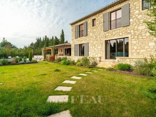 Maussane-les-Alpilles - Maison récente de type mas