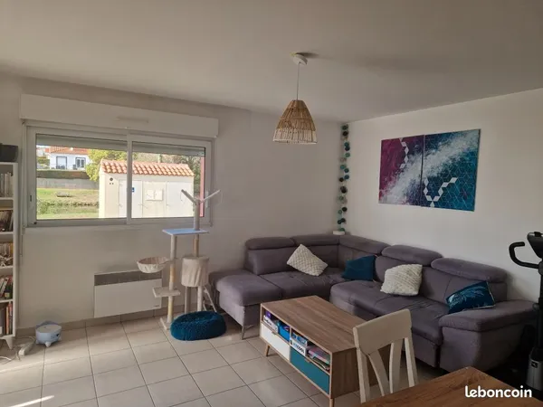 Logement T3 + bureau ou T4
