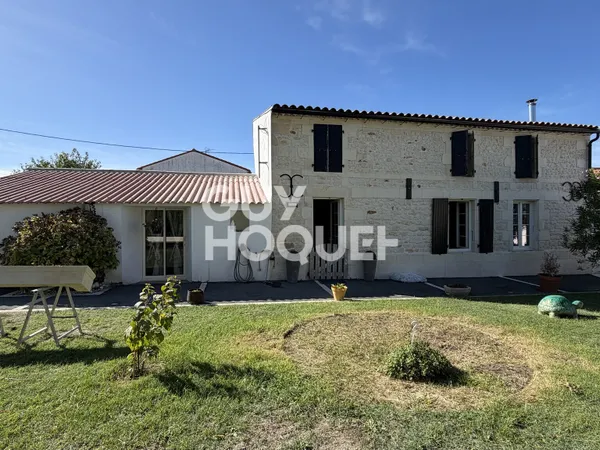 Maison Charentaise à vendre de 7 pièces de 185 m²