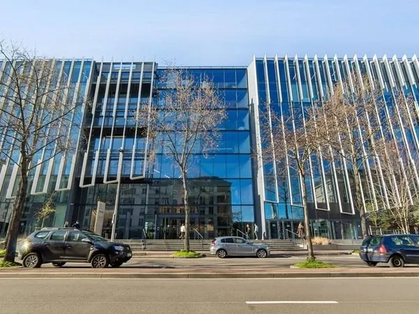 Bureaux 5617 m²