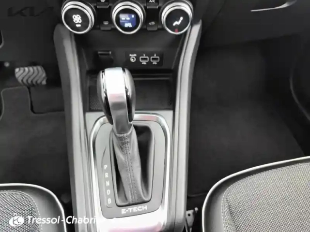 Renault Captur e-tech 145 - 21 intens — photo 24