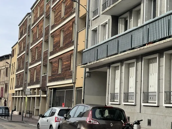 Bureaux 10 pièces 335 m²