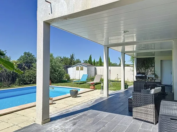 Maison T7 143m² rt2012 avec piscine