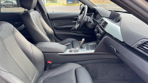 BMW Serie 3 318d 150 Steptronic8 - M Sport – 2016 – 153672 km – Diesel – Boîte Automatique — photo 28