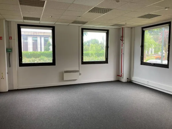 Local d'activité 828 m²