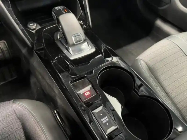 Peugeot 208 1.2 puretech 100ch s&amp;s allure eat8 — photo 12