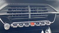 Peugeot 2008 1.2 PureTech 130ch S&S Allure EAT8 — photo 15