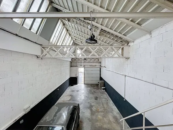 Local d'activité 125 m²