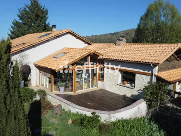 Maison Vente Cour-et-Buis 5p 170m² 345000€
