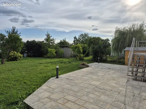 Maison individuelle 4 chambres avec jardin à 10 mn de Metz