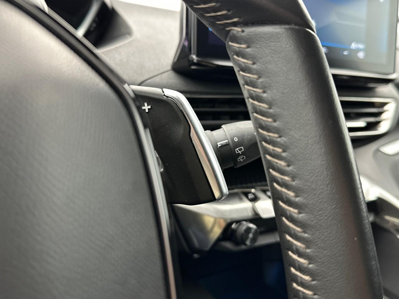Peugeot 3008 puretech 130ch s&s eat8 allure pack — photo 21