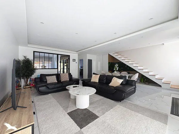 Maison 10 pièces 134 m²