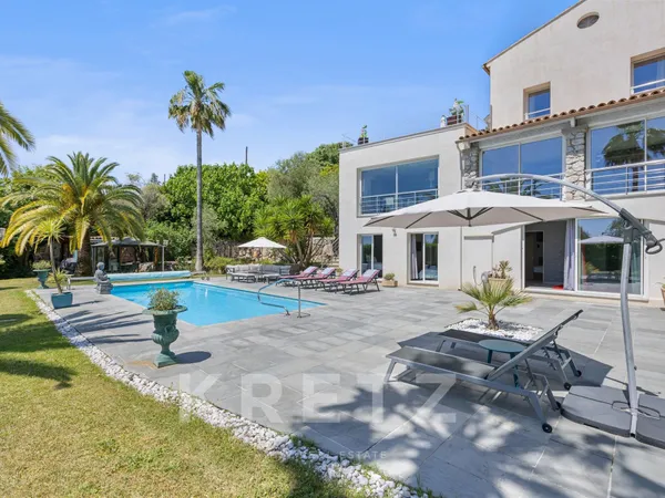 Villas Jumelles à Cote D'Azur - Vue Mer, Deux Piscines