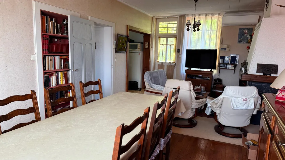 Photo 8