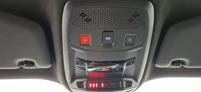 Peugeot 2008 hybrid 136 e-dcs6 — photo 18