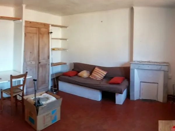 Loue T2 meublé Castellane