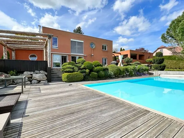 Maison 10 pièces 252 m²