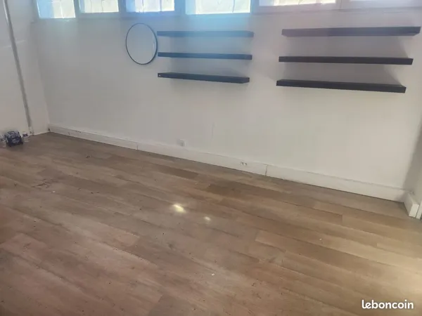 Loue bureau de 19M² climatisé