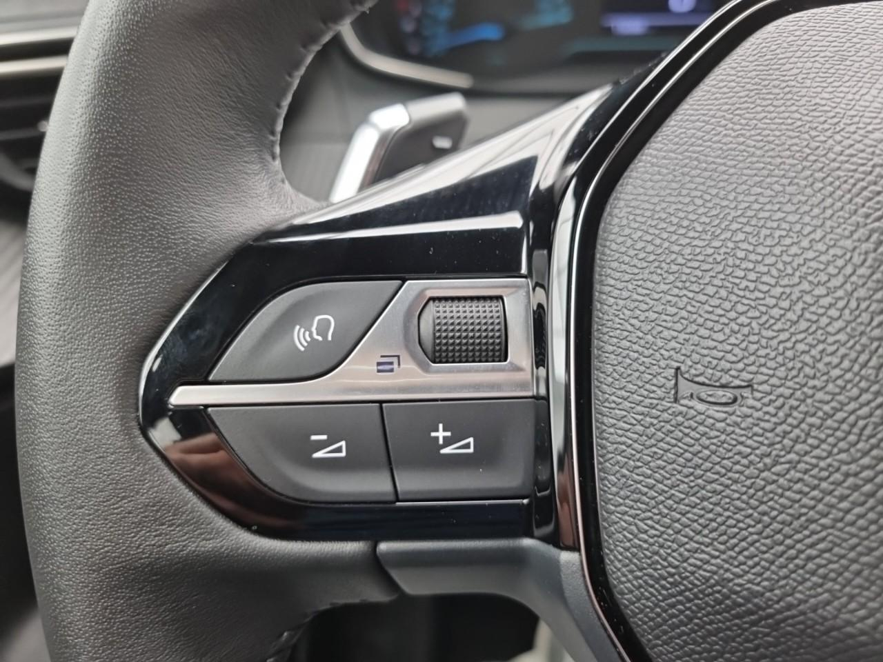 Peugeot 2008 hybrid 145 e-dcs6 style — photo 22