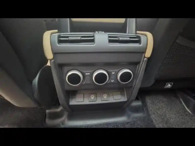 Land Rover Defender 110 2.0 p300e phev x — photo 30