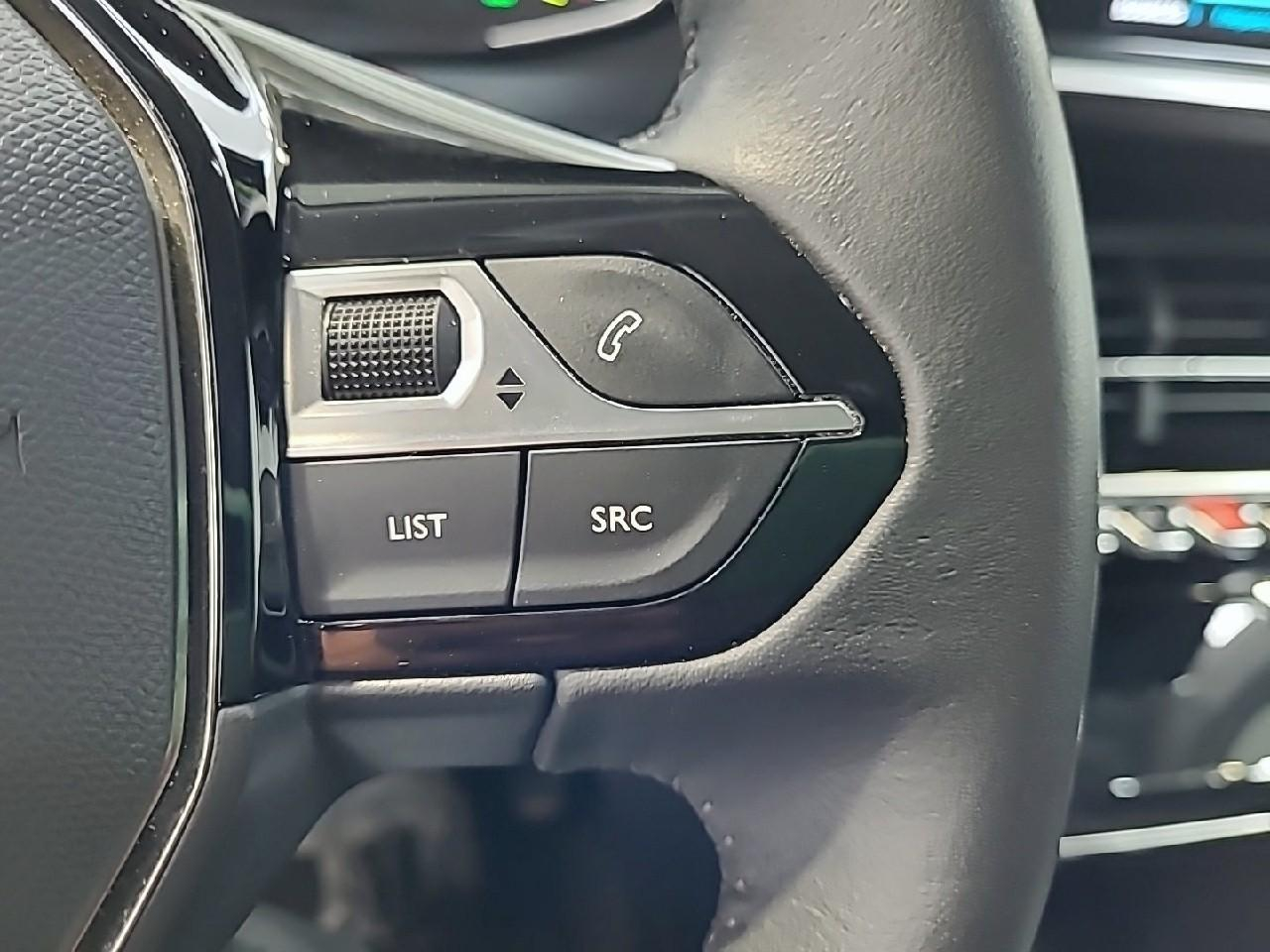 Peugeot 2008 electrique 136 ch allure — photo 21