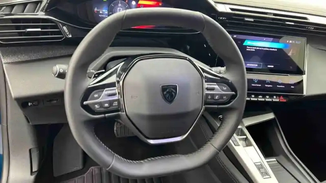 Peugeot 408 puretech 130 ch s&amp;s eat8 — photo 12