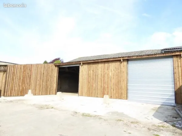 Local 600 m² Lanquetot
