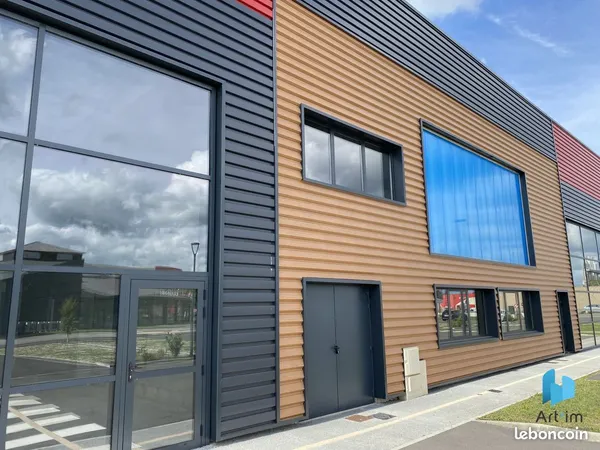Local 300 m² Le Mans