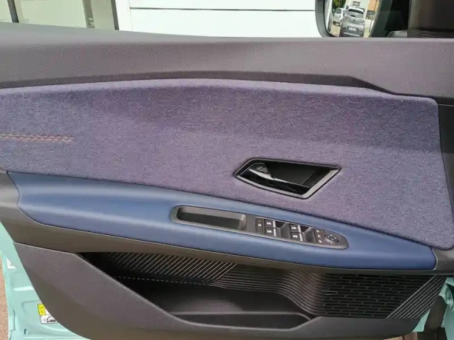 Renault 4 renault  e-tech electrique 150 ch autonomie confort — photo 11