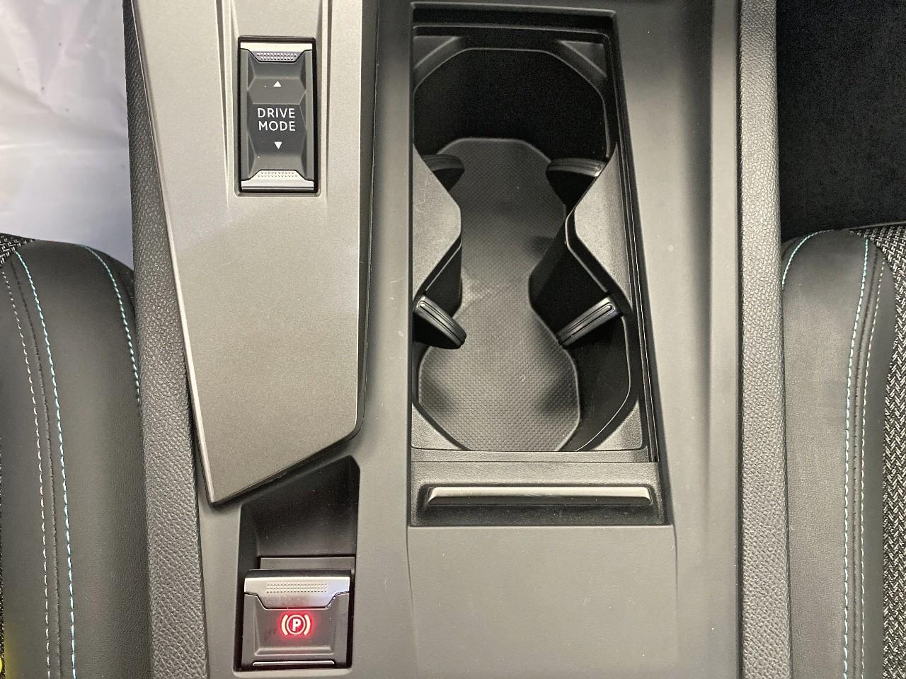 Peugeot 308 sw hybrid 145 e-dcs6 allure — photo 15