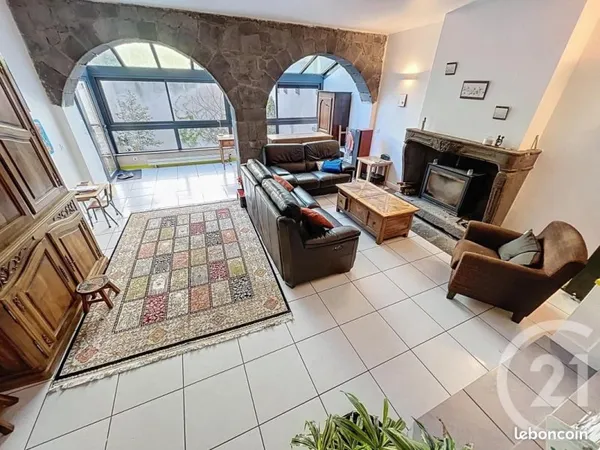 Maison 6 pièces 217 m²