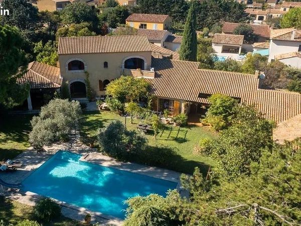 Maison 14 pièces 413 m²