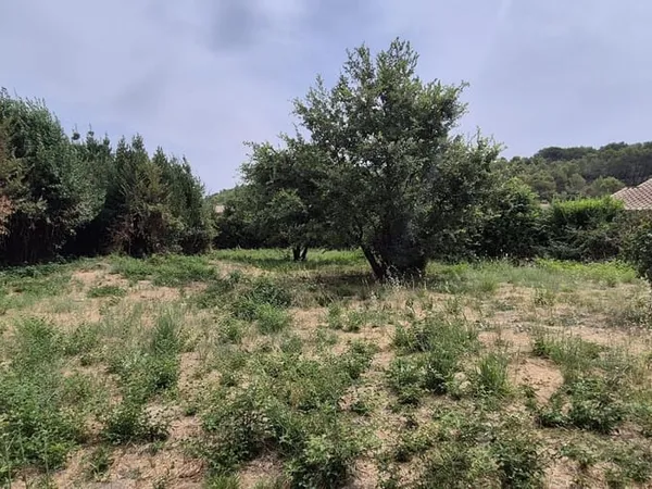 Terrain 400 m²