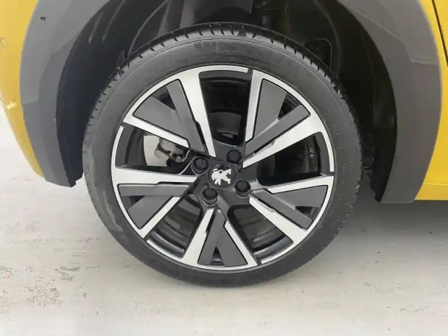 Peugeot 208 puretech 100 s&amp;s bvm6 — photo 19