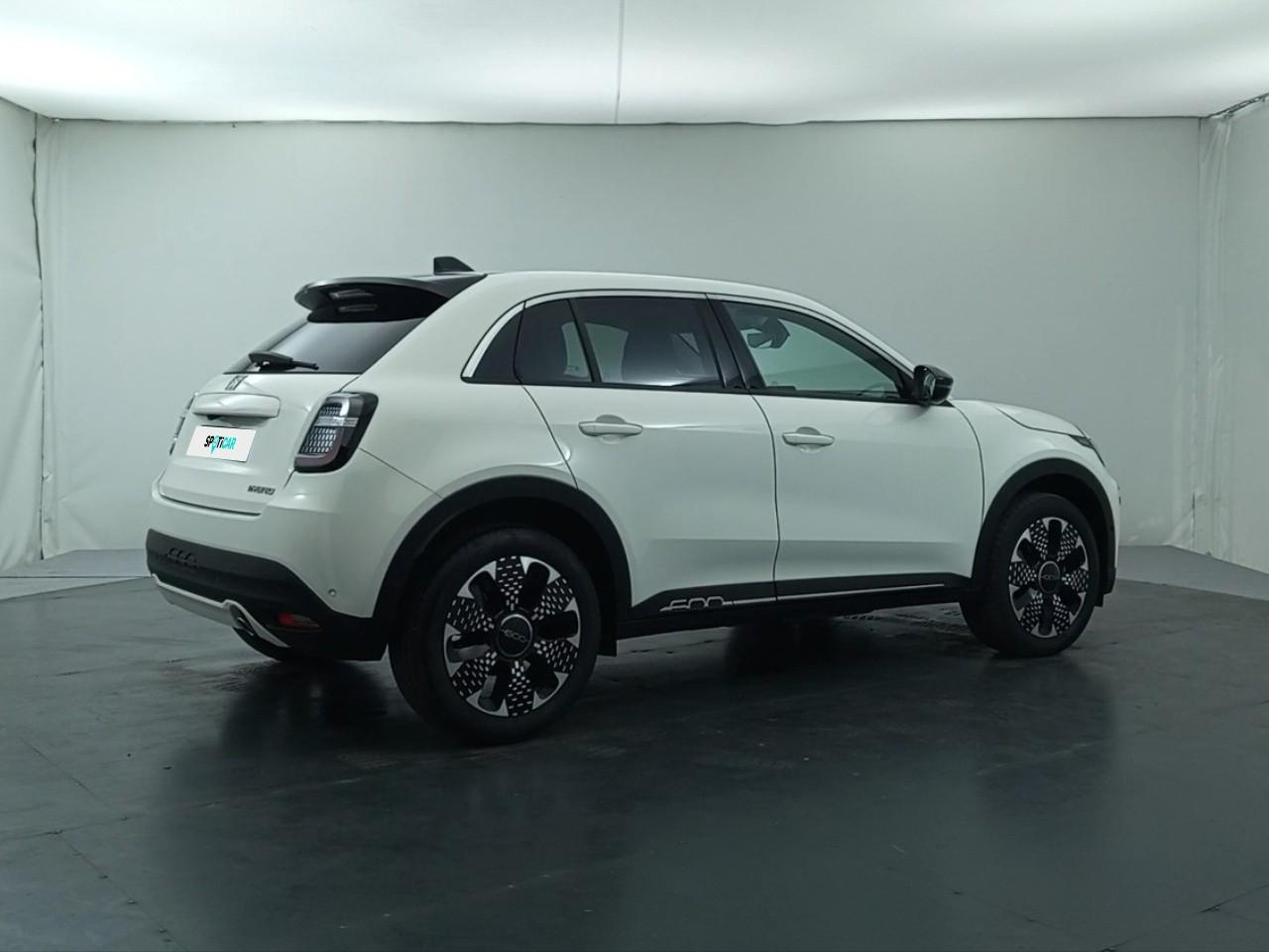 Fiat 600 t-gen 3 1.2 hybrid 110ch edct6 la prima — photo 5