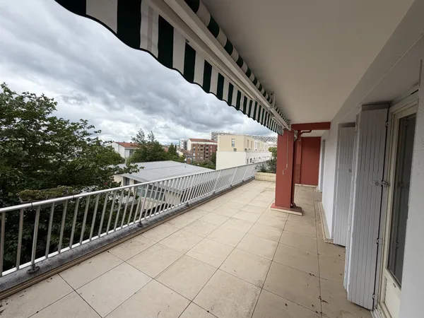 Appartement T4bis de 96 m2 hab. - terrasse - garage - cave