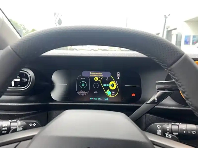 Renault Twingo e-tech electrique 80 ch autonomie urbaine — photo 24