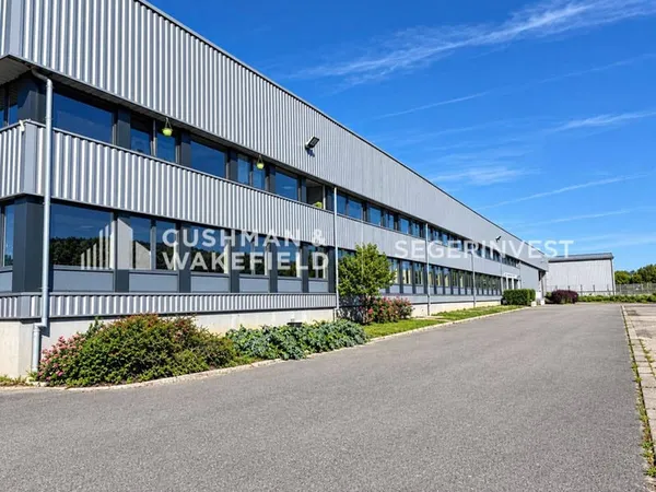Local d'activité 5130 m²
