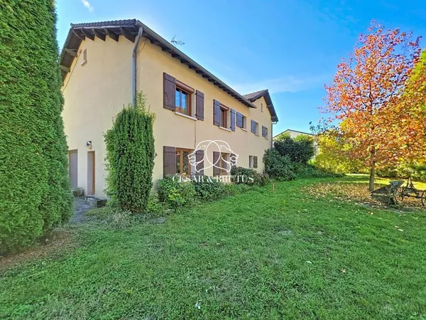 Vends maison - 132 m² - 5 pièces, 3 chambres - Saint Hostien 43260